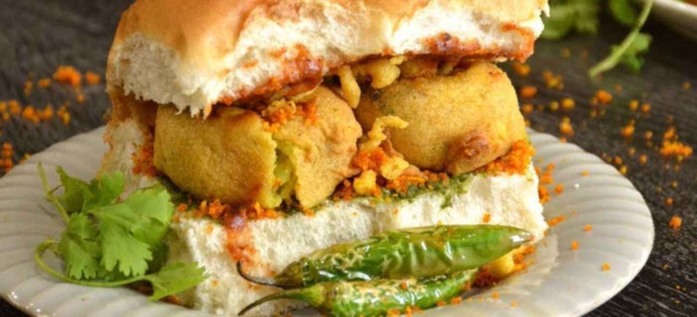 Vada Pav 2pcs